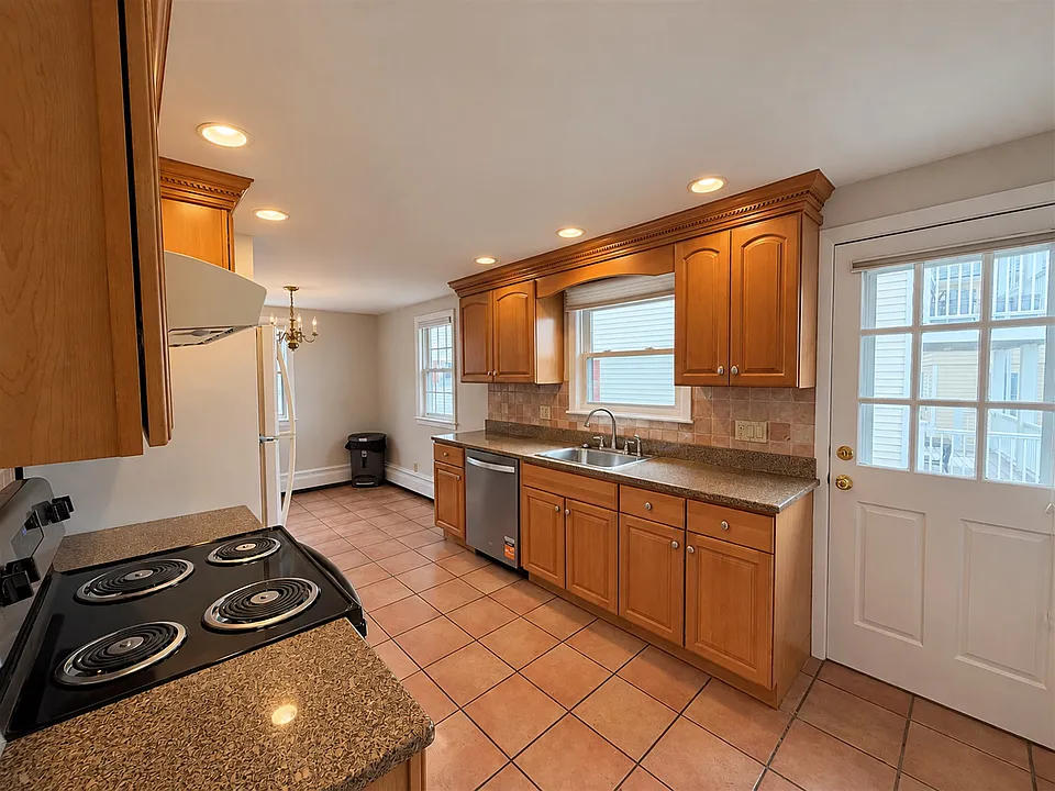 82 North St #1