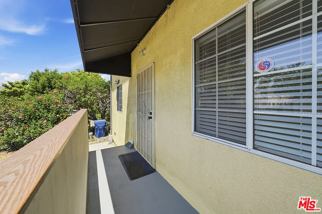 4 bed, 3.0 bath, 2130 sqft, $4,300 — Photo 3