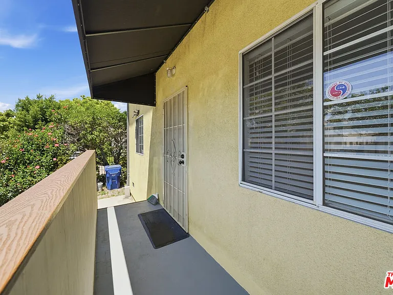 1224 Crenshaw Blvd — Photo 3
