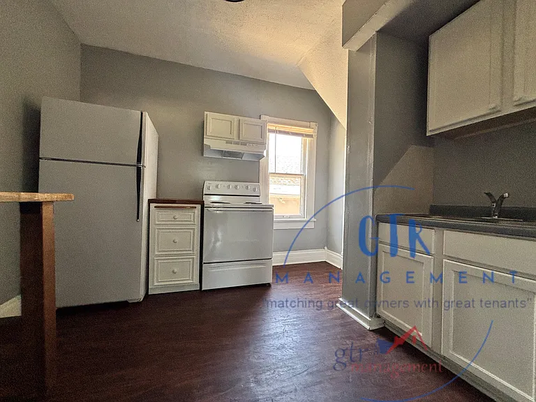 3352 T St — Photo 3