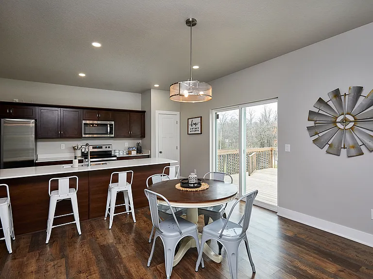 2109 Ammann Dr — Photo 10