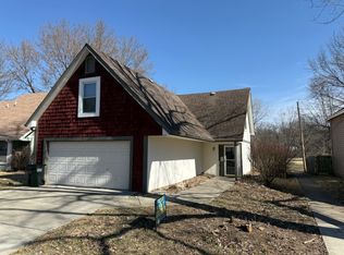 2416 Sequoia Ct, Lawrence, KS 66047
