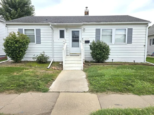 918 14th Ave, Fulton, IL 61252