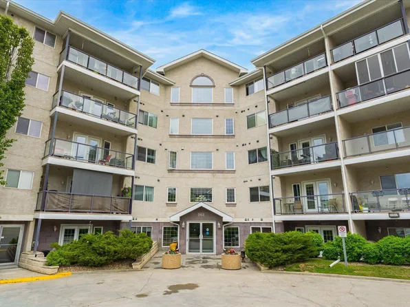 261 Youville Dr E #511, Edmonton, AB T6L 7E7
