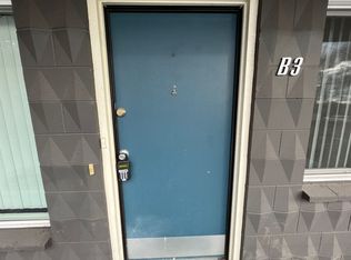 5235 SE Lambert St APT B3, Portland, OR 97206