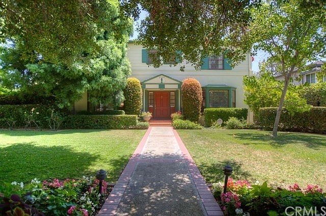1st image of 2109 N Heliotrope Dr