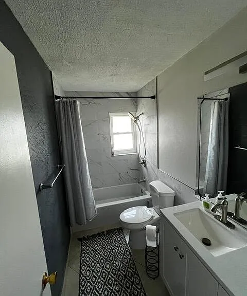 1001 NE 14th Ave #701 — Photo 25