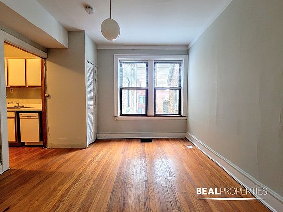2nd image of 1446 W Byron St #1