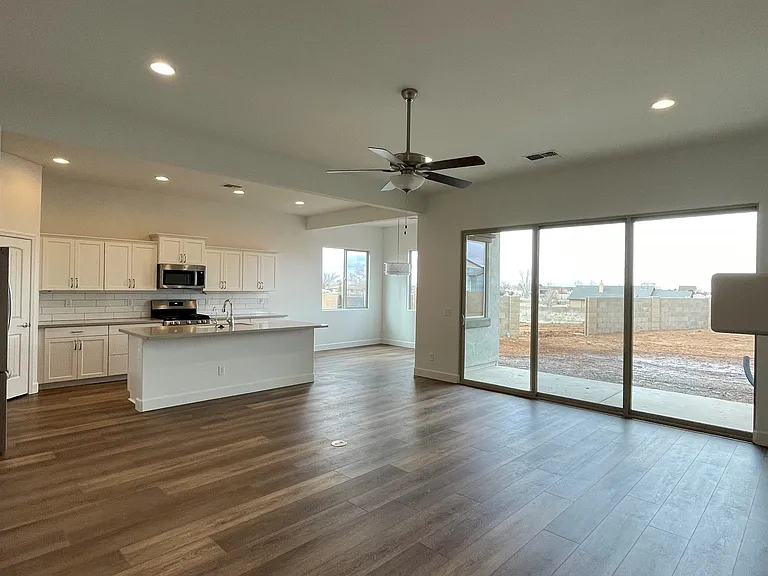 7906 E Carbon Ct — Photo 4