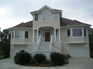 6 Palm Grove Ct, Savannah, GA 31410