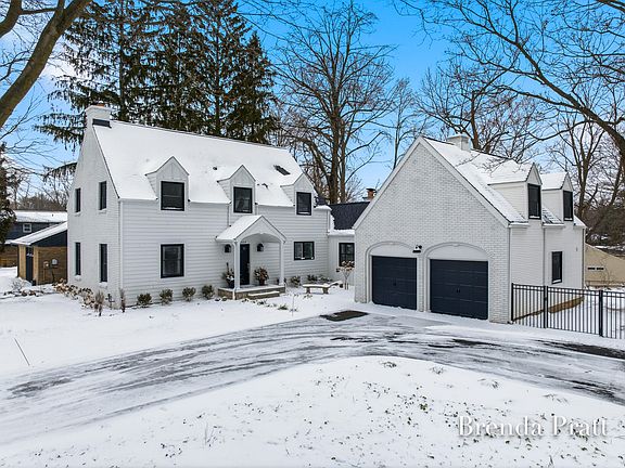 2nd image of 2559 Alger St SE