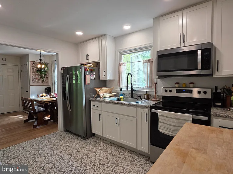 4 Carolee Dr — Photo 12