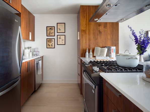 480 Main St APT 10L