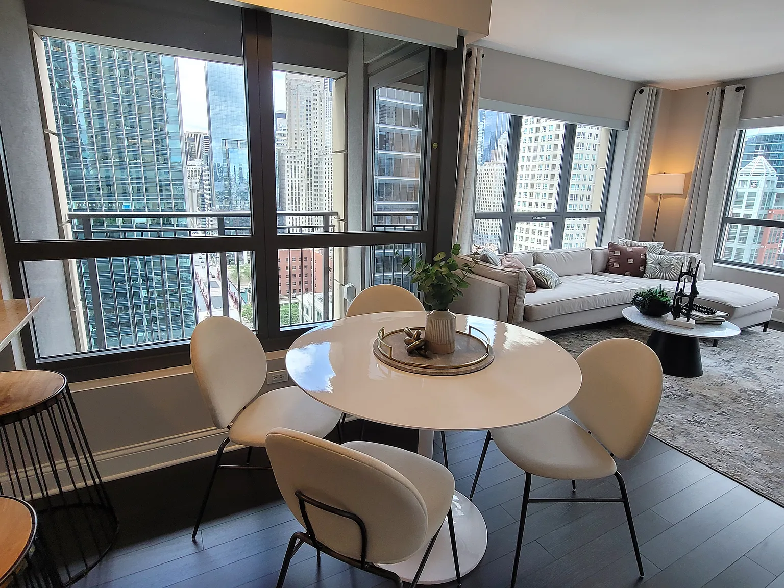 2 bed, 1199 sqft, $5,164 — Photo 2