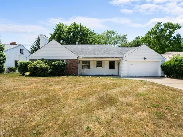 1036 Hereford Rd, Cleveland Heights, OH 44112