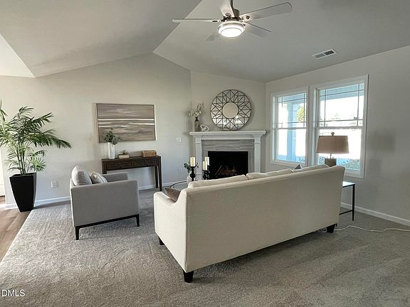 3rd image of 170 Lotus Ave