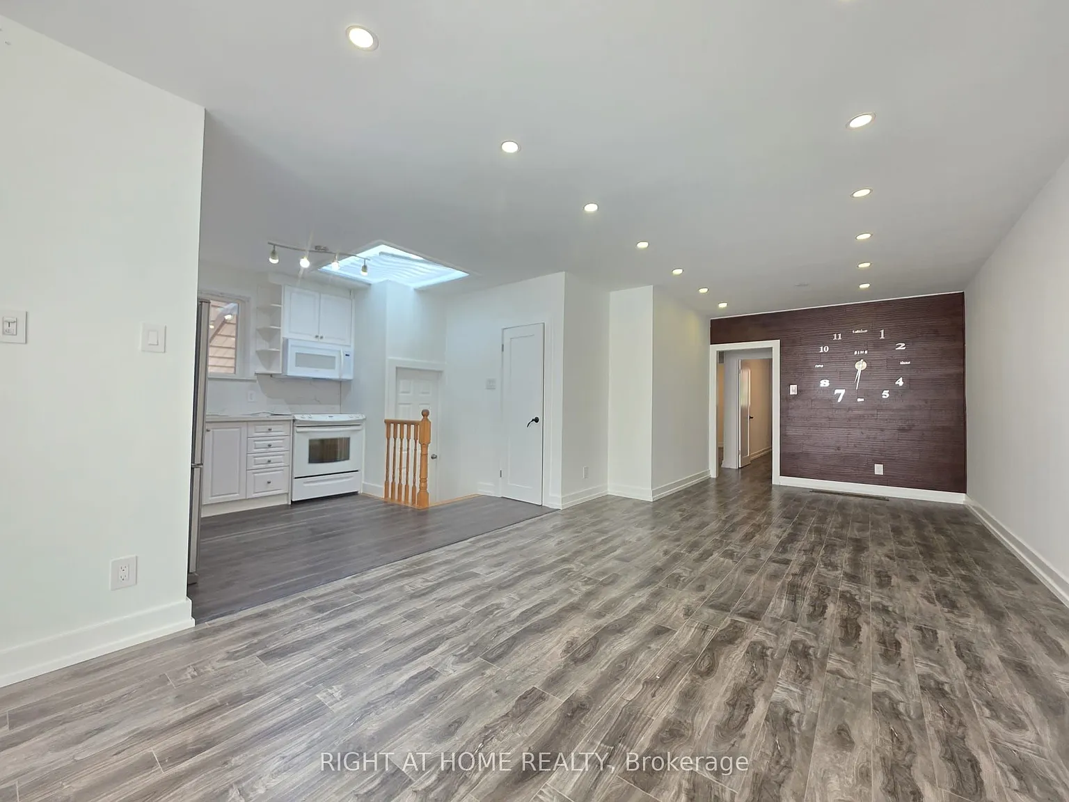 3 bed, $2,750 — Photo 2