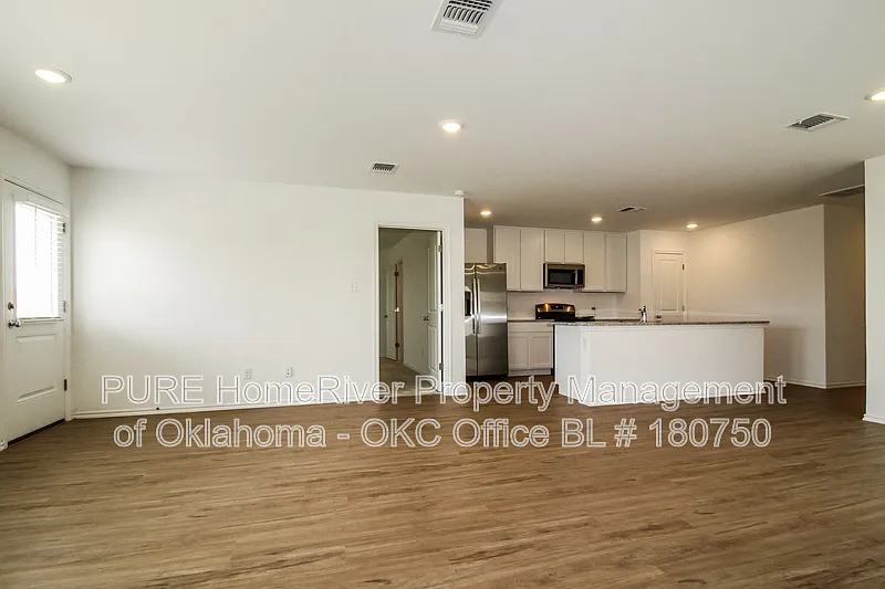 4 bed, 2.0 bath, 1720 sqft, $1,845 — Photo 4