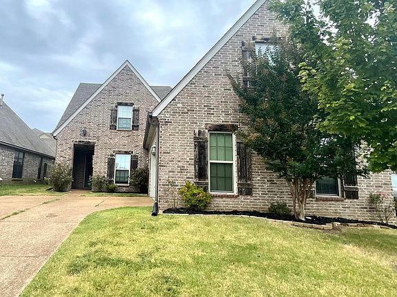 2nd image of 6819 Goldfinch Ln