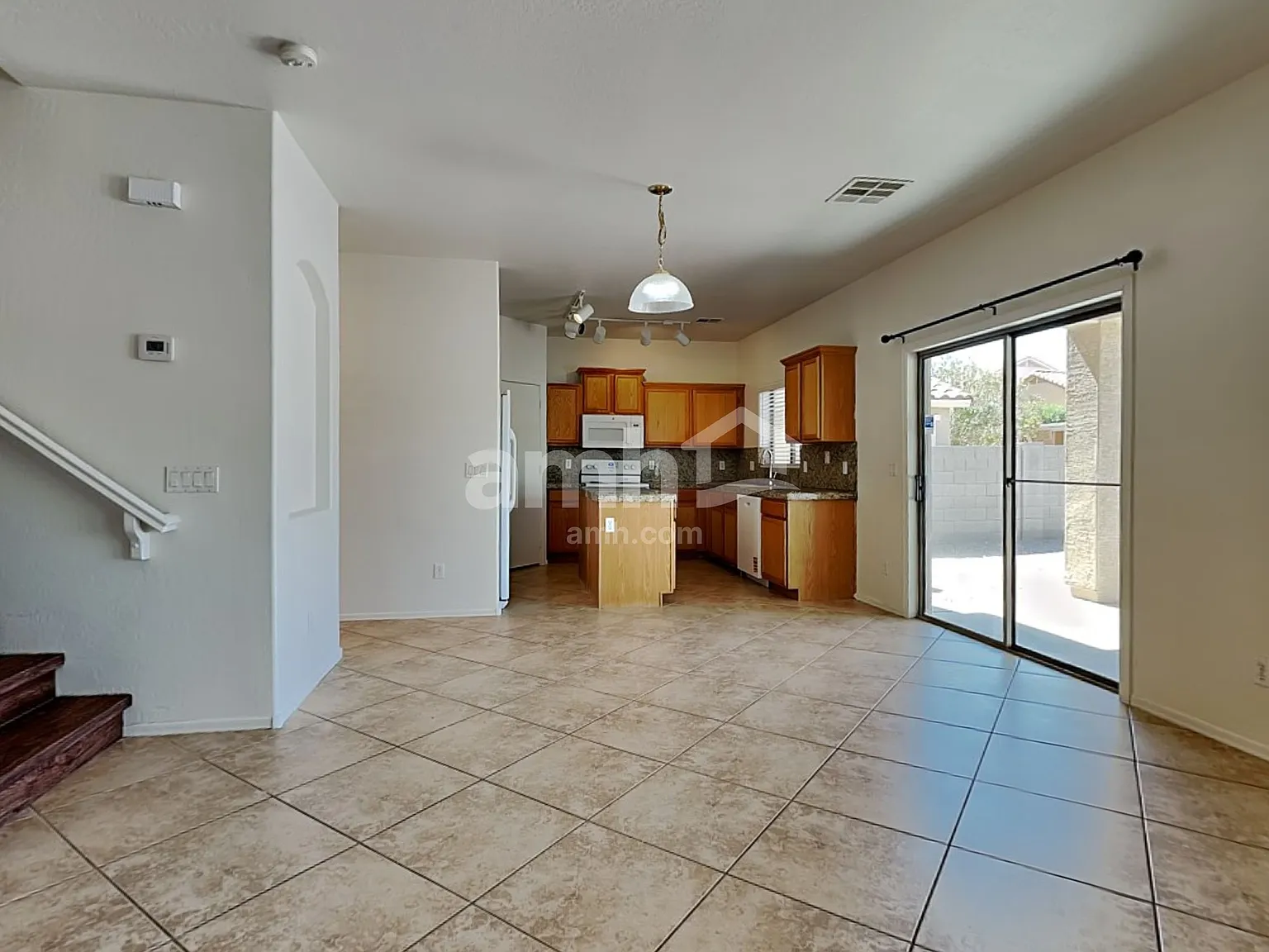 5 bed, 2.5 bath, 2531 sqft, $2,015 — Photo 4