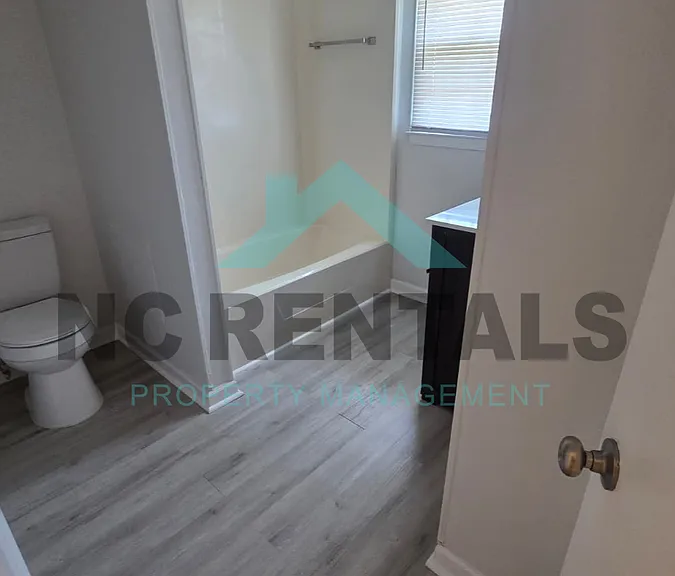 2300 Carlford Rd — Photo 20