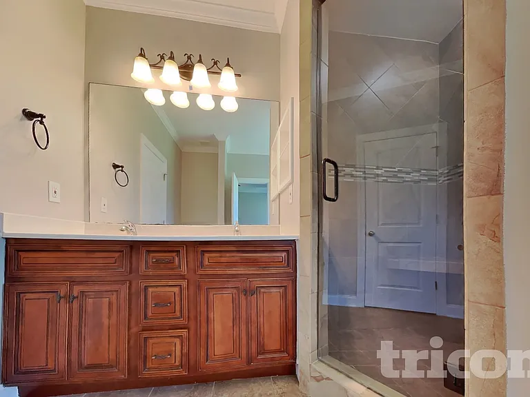 1306 Crescent Ridge Dr — Photo 8