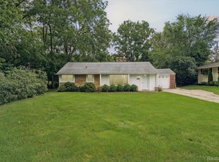 158 Marlborough Dr, Bloomfield Hills, MI 48302