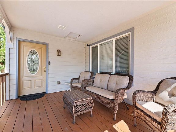 4th image of 525 Templin Ave