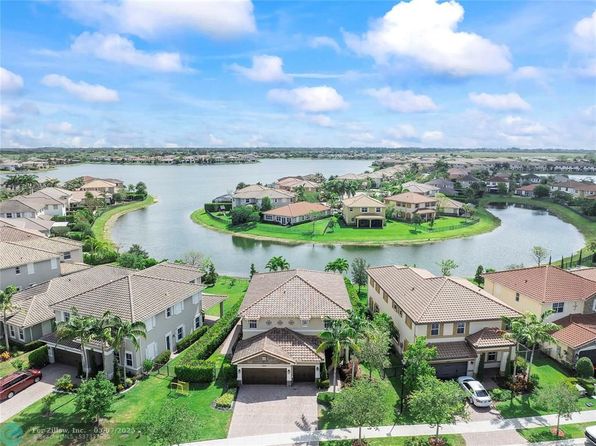 10021 S Miralago Way, Parkland, FL 33076