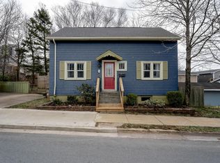 38 Jamieson St, Halifax, NS B3A 3C1