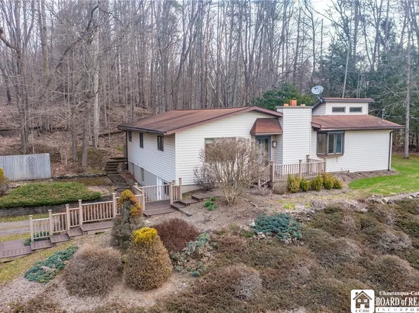 162 Cemetery St, Randolph, NY 14772