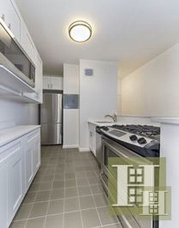 1st image of 726 Greenwich St #7L