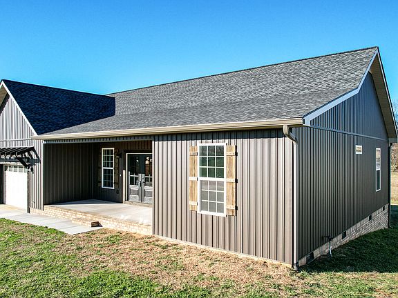 2nd image of 210 Emperor Ln
