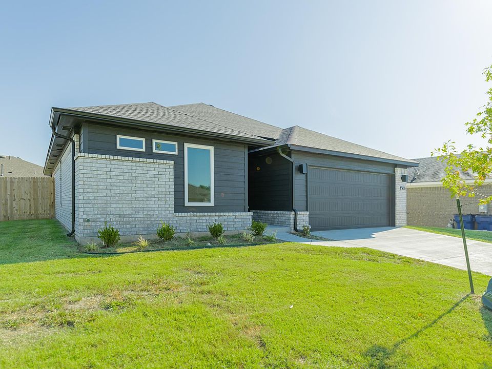 1st image of 4306 W Country Club Dr