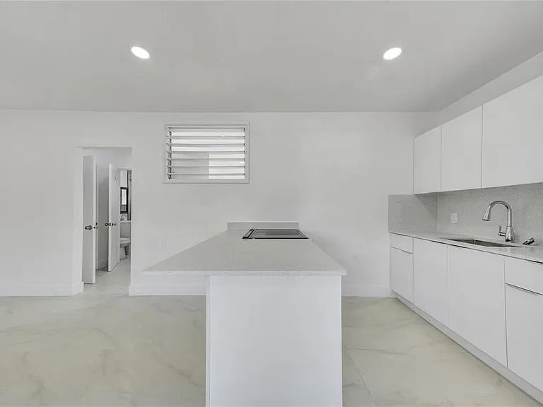 323 Elm St #7 — Photo 7