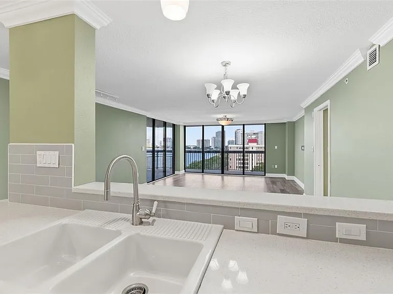2413 Bayshore Blvd #1004 — Photo 18