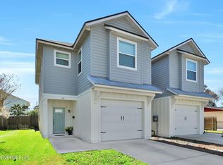 114 Jackson Rd, Atlantic Beach, FL 32233