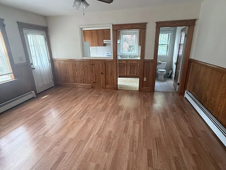 972 School St — Photo 3