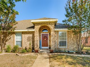205 Quail Run Rd, Red Oak, TX 75154