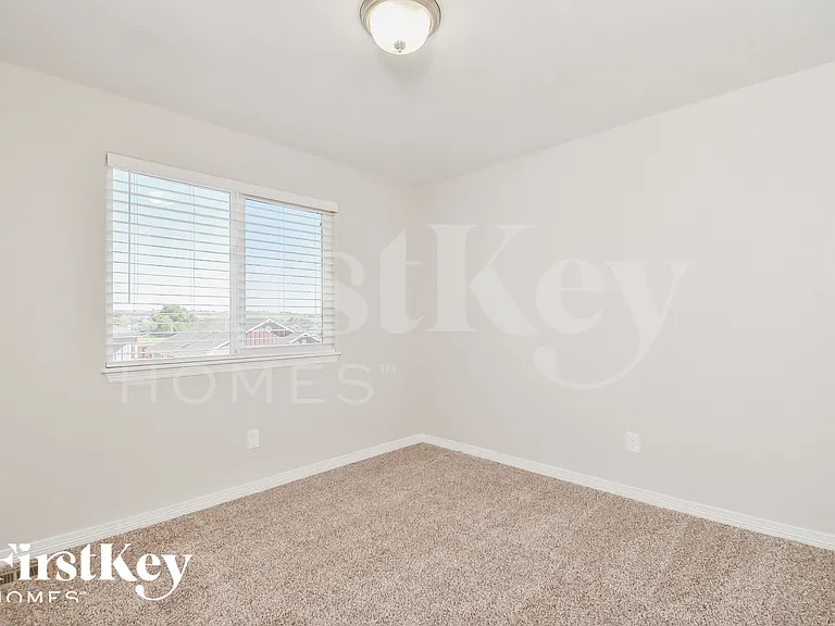 7495 Araia Dr — Photo 12