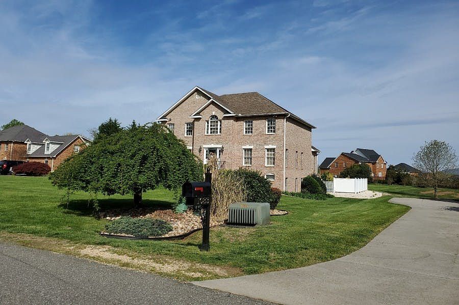 1107 Ashburn Dr, Forest, VA 24551 Zillow