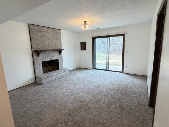 12392 Drake St NW, Coon Rapids, MN 55448
