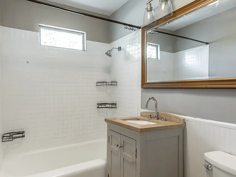 1209 Hanover St — Photo 17
