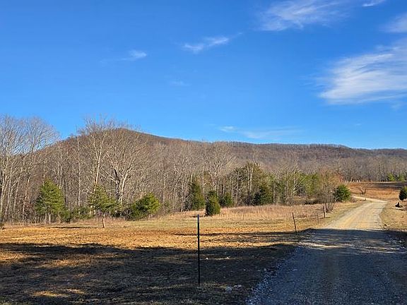 3rd image of 12-15 Bear Hollow Ln