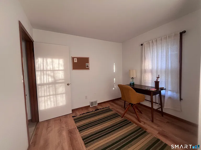 124 Thorpe St — Photo 14