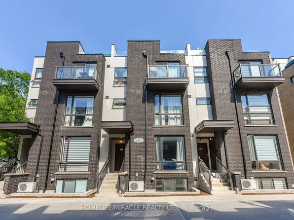 32 Fieldway Rd Unit 122, Toronto, ON M8Z 0E3