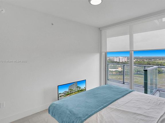 4th image of 2000 Metropica Way #1208
