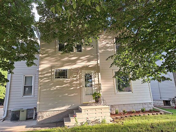 2nd image of 926 1st Ave S