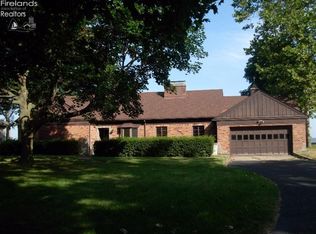 2581 Sand Rd, Pt Clinton, OH 43452