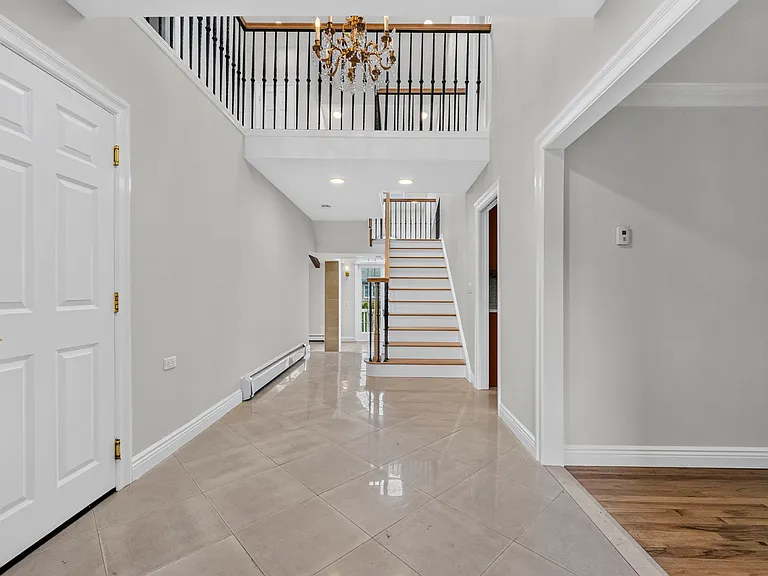 280 Ash St — Photo 1